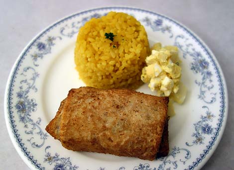 ロシア料理 サラファン[CAPAFAH]（東京御茶ノ水・小川町）ピロシキ＆ボルシチのランチ