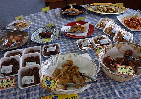 ちきん館 中村店（高知四万十）バイキング形式のお弁当が購入できる鶏料理専門店