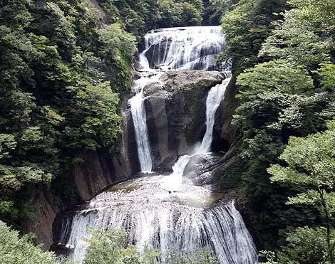 日本三名爆の1つは今まで見た滝の中で一番迫力ありました！「袋田の滝」（茨城県久慈郡）