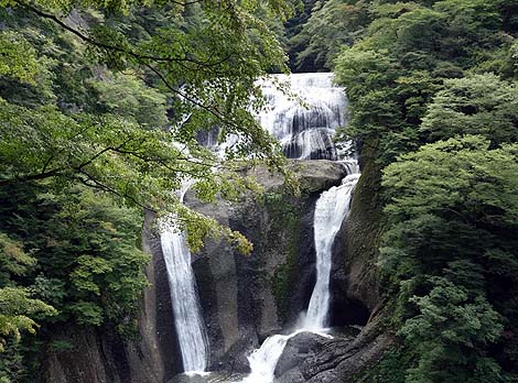 日本三名爆の1つは今まで見た滝の中で一番迫力ありました！「袋田の滝」（茨城県久慈郡）