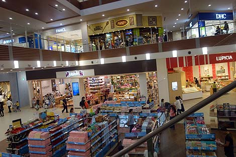 アジア規模で見ても最大級のショッピングモールです「イオンモール沖縄ライカム」（沖縄中頭郡北中城村）