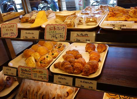 元祖カレーパンの店 カトレア（東京森下）歴史の深さを感じさせるそのカレーパンのお味は？