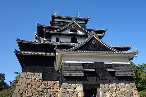 江戸時代初期建造の天守閣が現存している国宝「松江城」（島根松江）