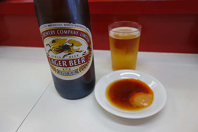 赤萬餃子 三宮店（神戸）神戸伝統の白味噌ダレ餃子とビールはその旨さを再確認