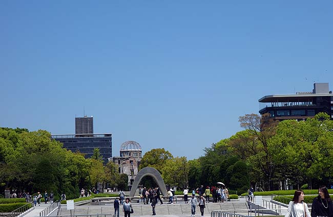 日本一周テーマ「戦時遺産をめぐる旅」ではずせませんよね・・・「原爆ドーム」と「広島平和記念資料館」