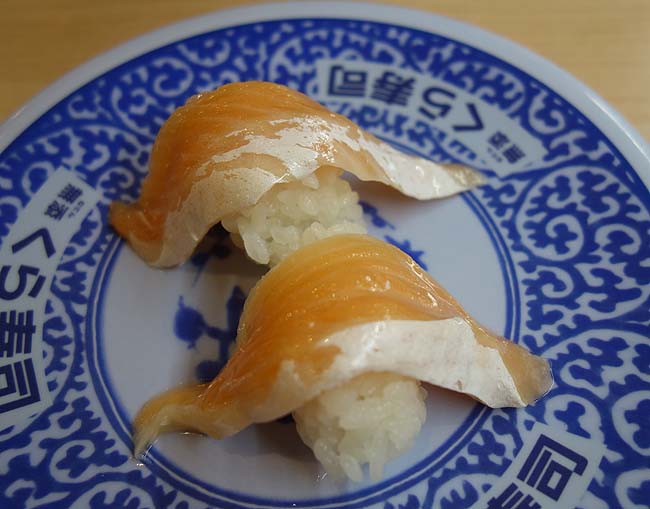 くら寿司 春日野道店（神戸）約10年ぶりに100円均一回転寿司を体験してみた