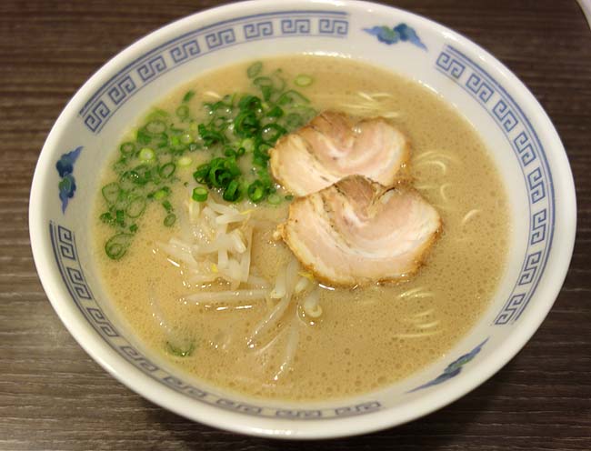 まるいち（福岡小倉）小倉市街地では濃厚あっさり豚骨スープを楽しめるラーメン