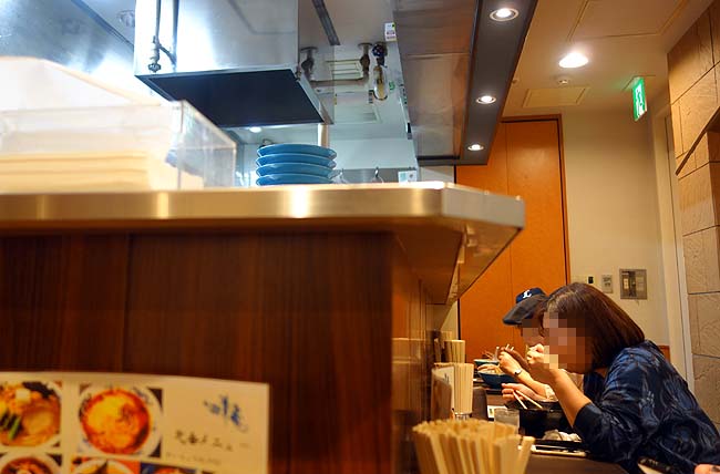 らーめん青竜（北海道札幌駅）札幌ではオーソドックスなタイプの味噌ラーメンです