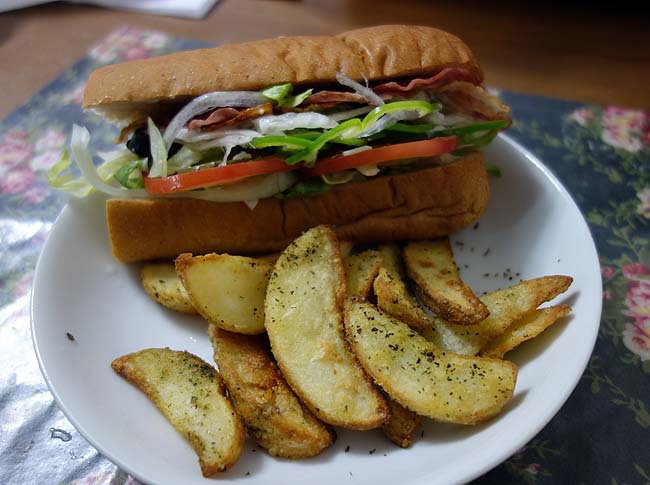 サブウェイ[SUBWAY] 日本生命札幌ビル店（北海道）ここのサンドイッチって改めて食うと旨いね「BLTサンド」