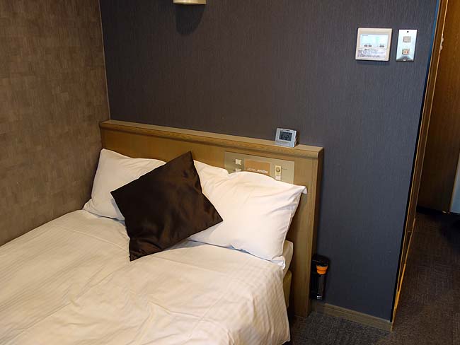 ホテル エリアワン博多（福岡）楽天トラベル限定プラン税込み2500円で個室シングル宿泊できました