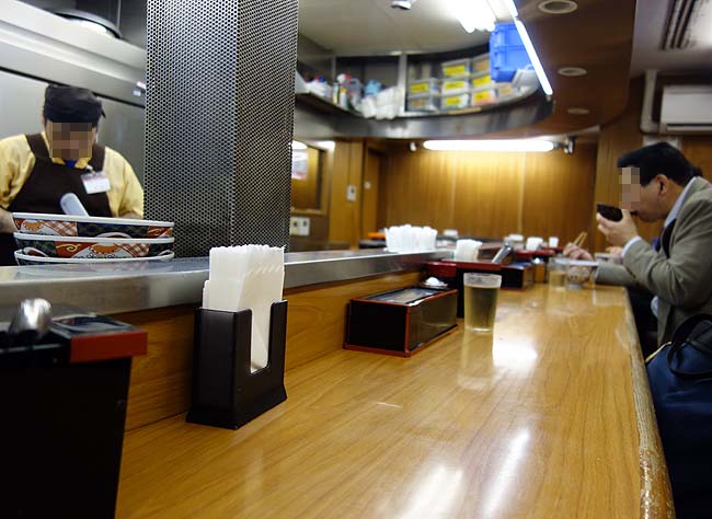 丼太郎 茗荷谷店（東京）ノスタルジーを感じる味噌汁付き牛丼並290円の牛丼専門店