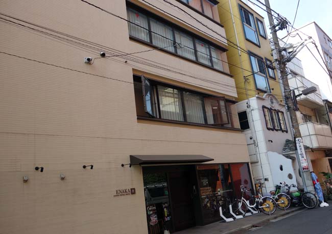 ENAKA Asakusa Central Hostel（東京）浅草観光の外国人バックパッカーが集うカプセルホテル宿でコミュ障日本人はどうする？