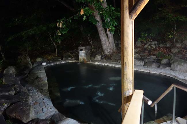 塩別つるつる温泉（北海道北見）アルカリ泉なのにこの硫黄の香りは珍しい100％源泉かけ流し！[施設編]