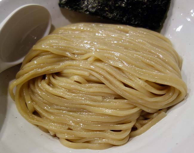 札幌 Fuji屋（北海道）麺が非常に美しいさっぱり系の「醤油つけ麺」