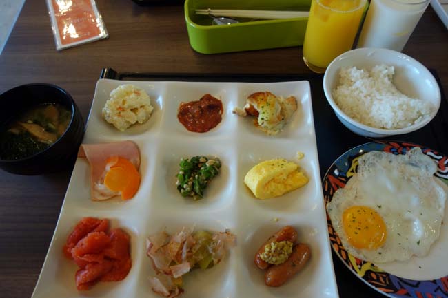 阿寒の森鶴雅リゾート花ゆう香（北海道）朝食バイキングの品数もさすが高級ホテル！相変わらずの食い溜め