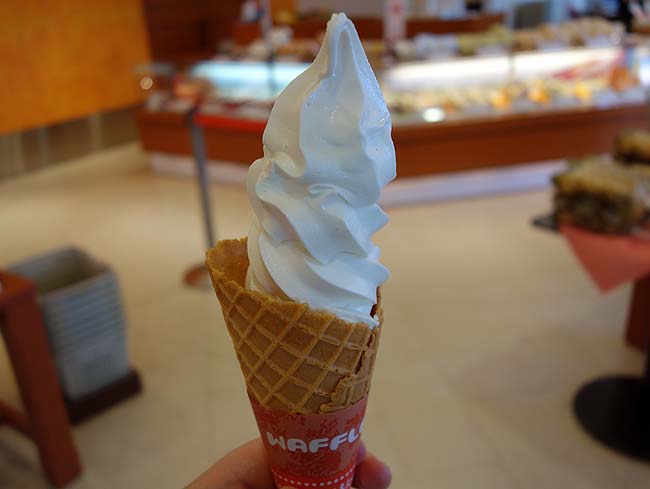 北菓楼 砂川本店（北海道）人気スイーツ店でいただくねっとり濃厚タイプのソフトクリーム