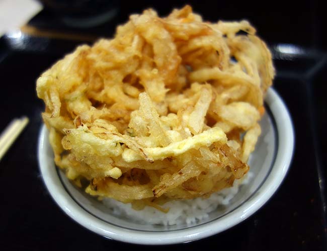 丸亀製麺 イオン札幌桑園店（北海道）でっかいかき揚げを使って天茶漬けアレンジ♪ぶっかけうどん