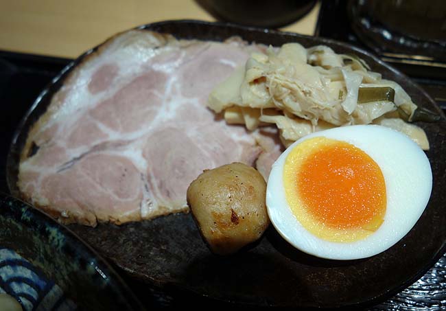つけ麺 道（東京亀有）全国ナンバー1と呼ばれる950円つけ麺を1時間半並んで食べてみた