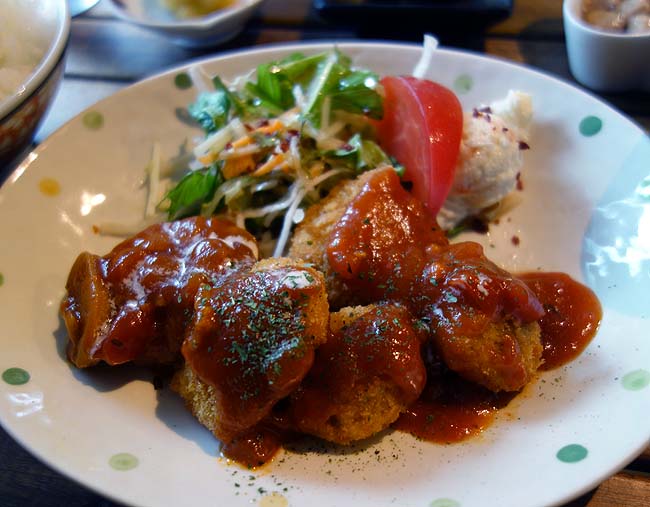大通食堂（北海道札幌西18丁目）ボリュームたっぷり定食の店で白身魚のトマトソース定食