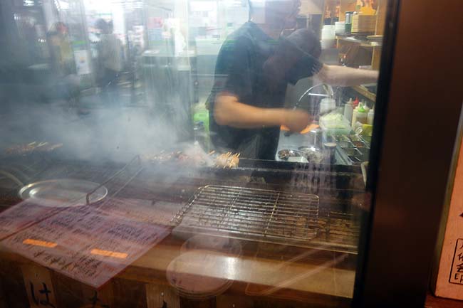 もつ焼き おとんば 上野店（東京）炭火やきとん串はほぼ90円でいただけるいつも人気の激安大衆酒場