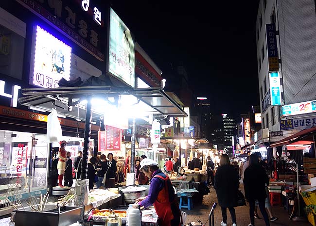 ソウル初夜はテクテク歩いて南大門方面へ・・・異国の夜街歩きはやっぱ楽しいもんだ♪