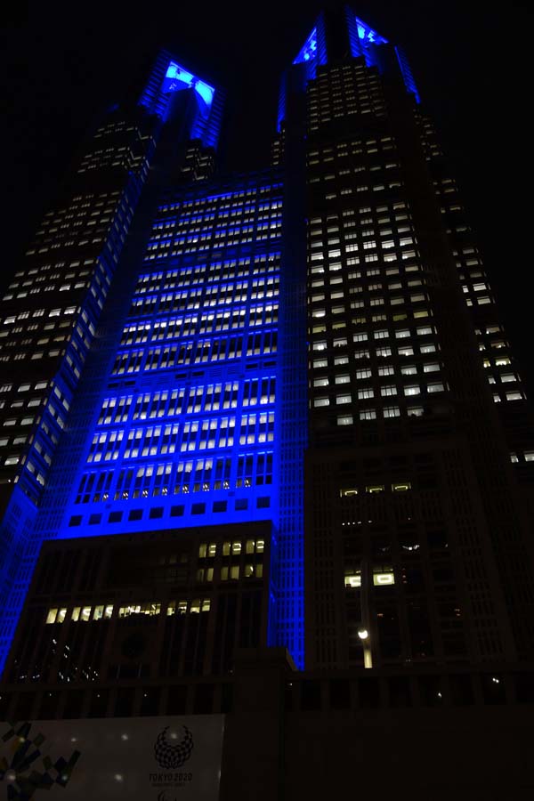まだまだ新宿徘徊は続きます♪その最後を飾るのは都庁からの夜景で〆ますか