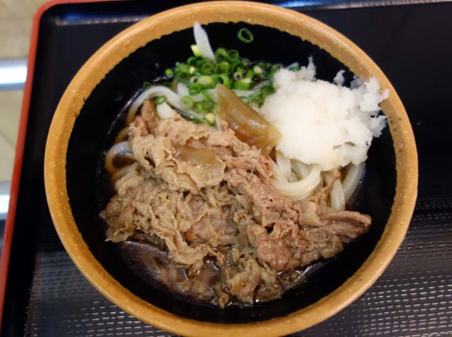 手打うどん 植田（香川高松）温玉肉ぶっかけが有名な市街地にあるお店