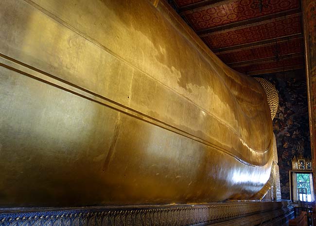 ワット・ポー（タイバンコク）巨大黄金涅槃仏は日本巨大像めぐりをしていた私でも圧巻！と思えた！