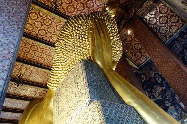 ワット・ポー（タイバンコク）巨大黄金涅槃仏は日本巨大像めぐりをしていた私でも圧巻！と思えた！