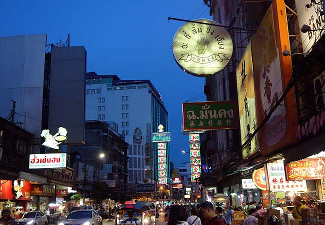 泥棒市場ってどんなもんが売ってるん？そしてバンコク最大の中華街屋台「ヤワラート」へ
