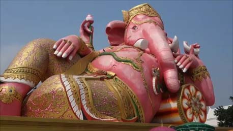 【ピンクのカオマンガイ】シャアのように3倍速で願い事が叶う？ピンクの象がいる寺への行き方♪ワット サマン ラッタナラーム（タイ）