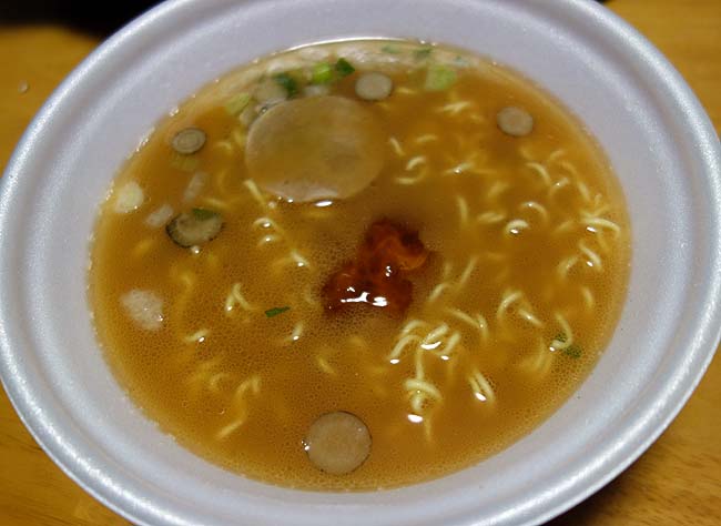 北海道ローソン限定カップ麺！MEN-EIJI 魚介豚骨醤油～柚子香る魚介ジュレが美味い風味豊かな一杯