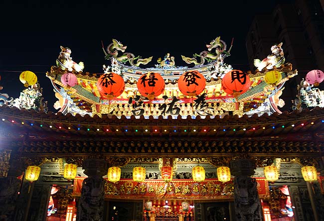 旧正月大晦日は台北メジャーナンバー2の「饒河街觀光夜市」へ（台湾）松山慈祐宮も