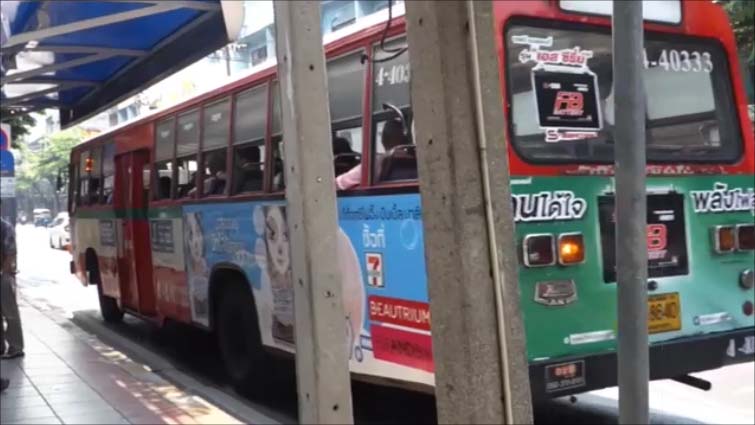 【タイバンコクコミュ障おっさん1人旅】バンコクは赤バスと呼ばれるエアコンなし路線バスに乗れるようになると縦横無尽に駆け巡れます!ViaBusというアプリを使うと言葉ができない日本人でも安心