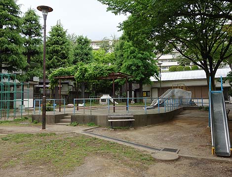 赤羽三和児童遊園 白鳥すべり台（東京赤羽）懐かしき公園遊具の世界