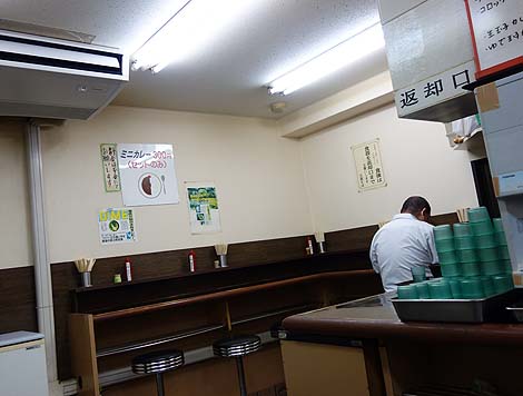 そば・うどん 大黒そば（東京池袋）昔ながらの路麺店で温かい月見そばをいただく