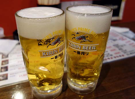 スタンド GONTa2[ゴンタツー]（神戸三宮）なんと！いつでも生ビールが190円で飲める立ち呑み