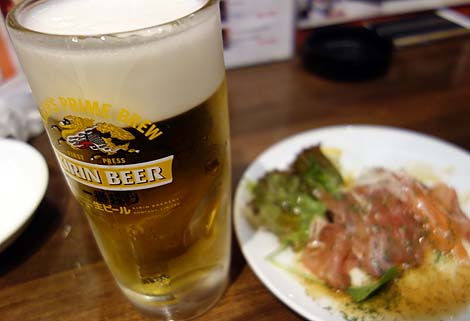 スタンド GONTa2[ゴンタツー]（神戸三宮）なんと！いつでも生ビールが190円で飲める立ち呑み