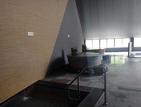 浴場配置のデザイン性が優れたホテルの日帰り入浴「湯元 ホロホロ山荘」（北海道伊達北湯沢温泉）