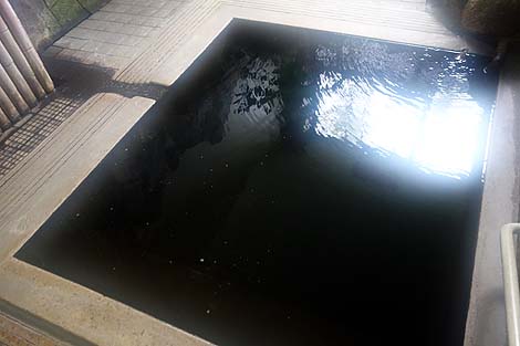 炭酸泉・鉄鉱泉の両方の泉質が楽しめる源泉かけ流し「東鳴子温泉 いさぜん旅館」（宮城）