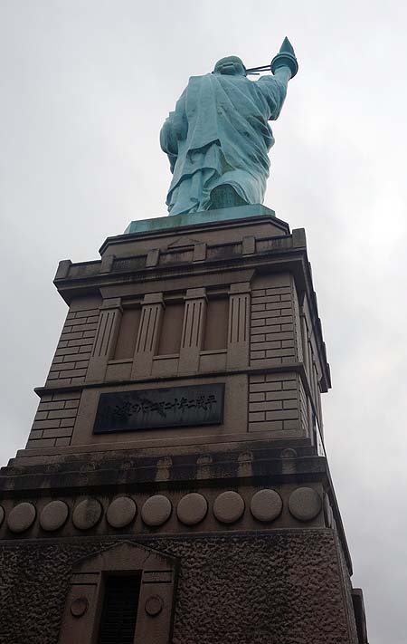 高さ20.8m！ニューヨークにある実物の4分の1です「日本一の自由の女神像」（青森おいらせ町）
