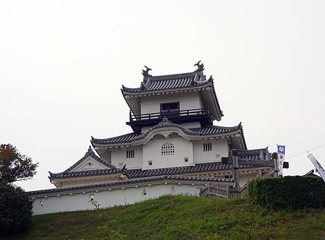 日本初の木造復元天守「掛川城」高知城に似てるのは何故？（静岡掛川）