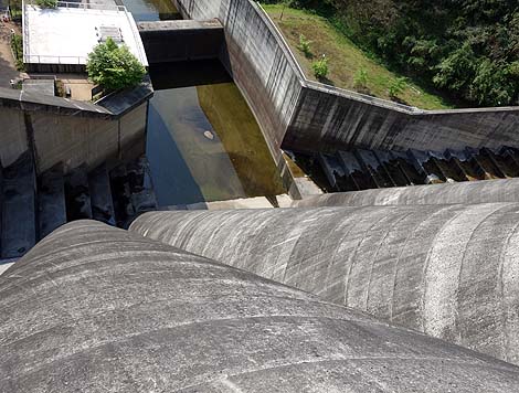 壮大な高さ114mのダムの中に入れるぞ！「小里川ダム」堤体一般開放見学（岐阜恵那）