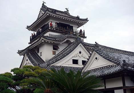 日本初の木造復元天守「掛川城」高知城に似てるのは何故？（静岡掛川）