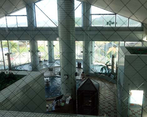 プール・トレーニングジムも併設されている公共温浴施設「天の橋立岩滝温泉 クアハウス岩滝」（京都府与謝郡）