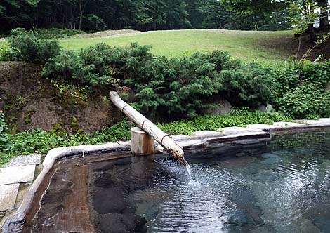 ぬかびら温泉の中では木のぬくもりを感じる源泉かけ流し宿「中村屋」（北海道上士幌町）