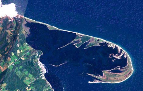 延長28kmにわたる砂嘴は規模としては日本最大！「野付半島」（北海道標津郡標津町及び野付郡別海町）