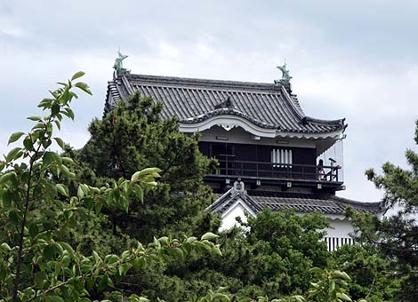 徳川家康の生地ですね♪外観はほぼ復元されています「岡崎城」復興天守