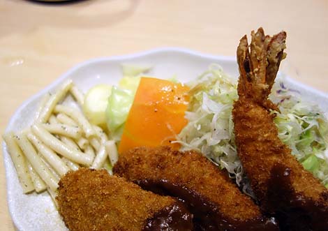 洋食屋 双平[SO-HEY]（神戸元町）洋食でも揚げ物に特化したお店でいただく海老フライとミンチカツ
