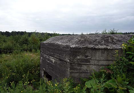 北海道太平洋岸にいくつも残るアメリカ軍に備えたトーチカ跡（北海道大樹町）戦時遺産